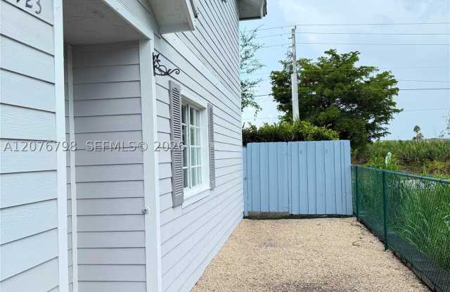 923 SE 16th Ct Gallery 2