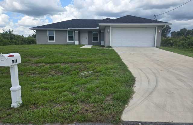 MUST SEE-CUSTOM BUILT-LARGE NEWER CONSTRUTION-3/2/2 photos photos