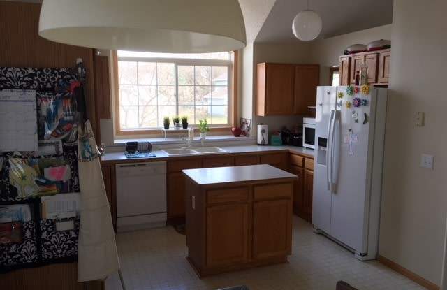 2436 Schaller Dr E Gallery 3