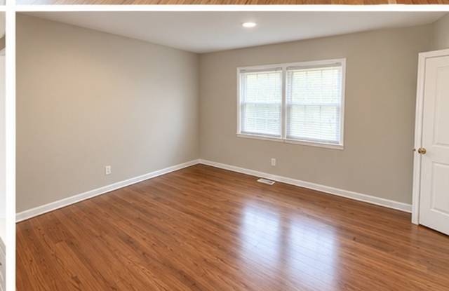 Recently Renovated and Refreshed 3 Bedroom 2 Bath Home in the Newport Area Gallery 4