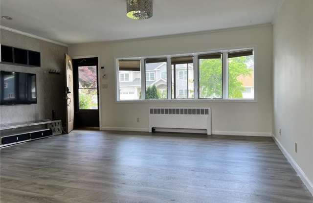 14 Hicks Avenue Gallery 4