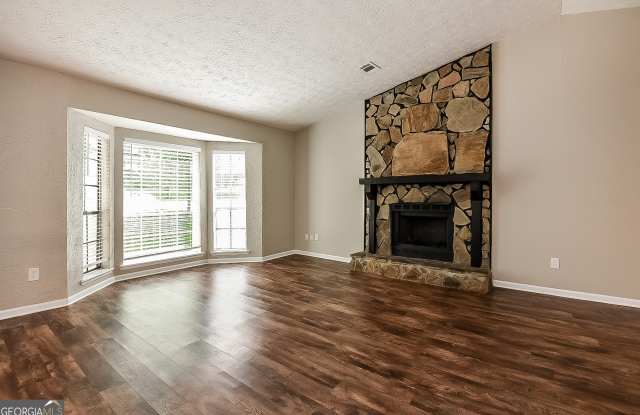 3668 Willow Wood Way NW Gallery 4