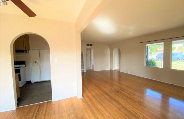 10529 Helendale Avenue Gallery 2