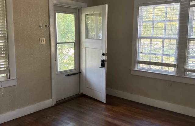 1913 West 38th Street - A photos photos