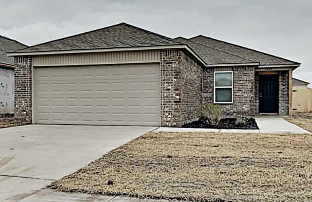 Very Nice 3 Bedroom 2 Bath Home in Yukon Schools photos photos