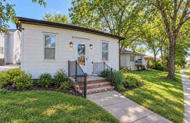 Charming Renovated 2-Bedroom Home in Hickman with Fully Fenced Yard Gallery 3