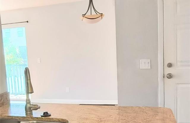 201 S ARRAWANA Avenue Gallery 4