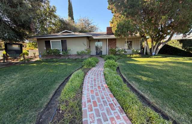 Beautiful 3 Bedroom Home in West Covina photos photos