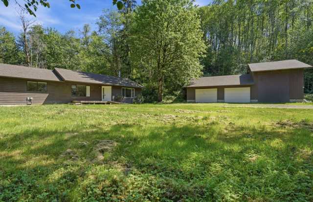671 Ragland Road — 4-Bedroom Home on Approximately 4 Acres Gallery 3
