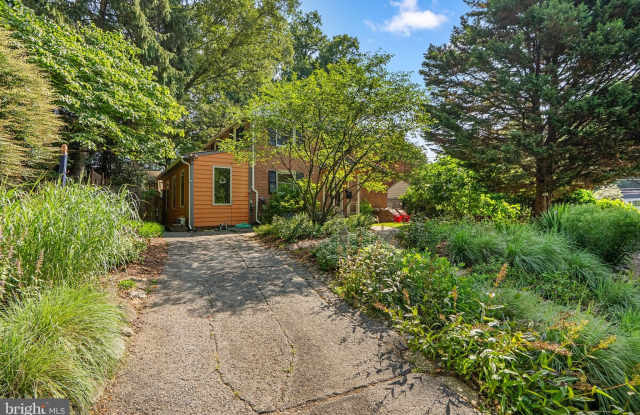 9311 WOODLAND Drive Gallery 4