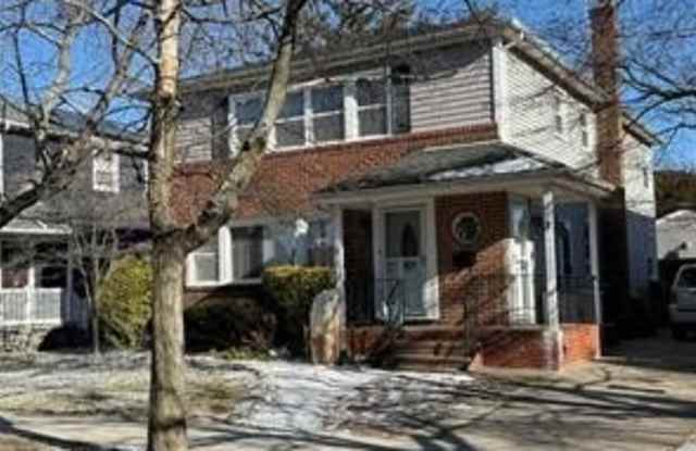 7 Gibson Boulevard unit: 2 photos photos