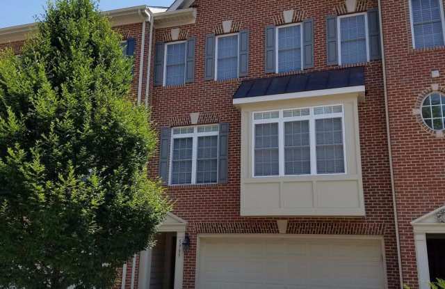 5985 MEADOW BROOK DRIVE Gallery 2