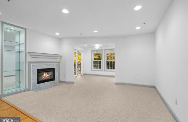 12221 FAIRFIELD HOUSE Drive unit: 105B - 12221 Fairfield House Drive, Fair Oaks, VA 22033