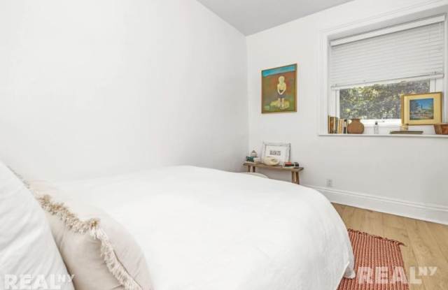 211 Lafayette Avenue Gallery 3