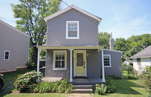 Charming Pet-Friendly Belmont Home photos photos