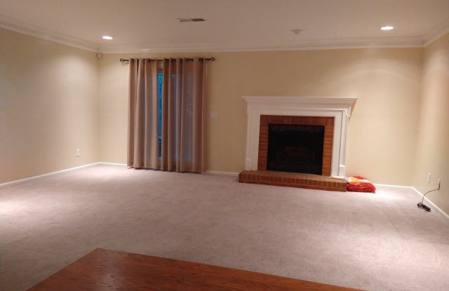 1913 Se Ivy Glen Dr Gallery 3