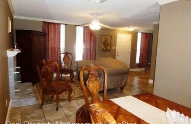 1705 Timberwood Drive Gallery 4
