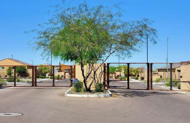 3BR house with Office , huge backyard ,community pool & close to major retailers photos photos