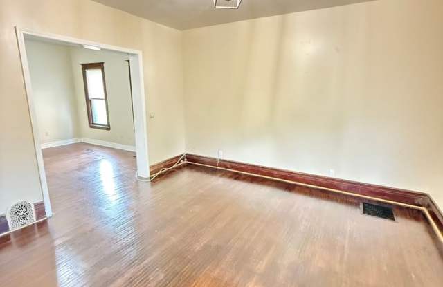 4/2 Single Family Home | Hardwood Floors | Covered Porch photos photos