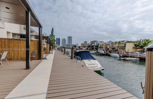 3920 NE 168th St photos photos