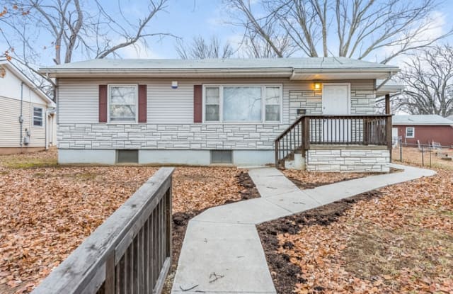1138 Ironmoulders Street - 1138 Iron Moulders Street, Leavenworth, KS 66048