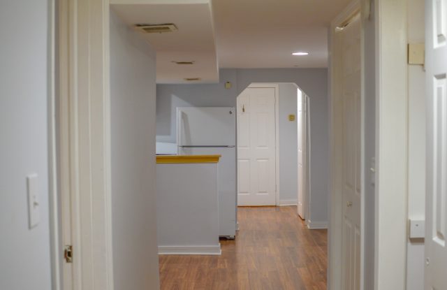 3311 South Calumet Avenue South #GARDEN Gallery 2