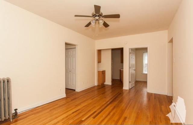 3922 North Pine Grove Ave. Gallery 2