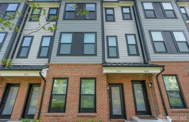 610 Sadie Circle Gallery 3