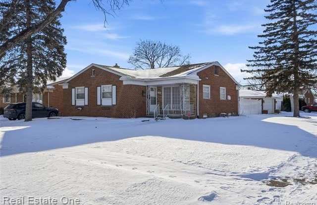 6341 N Charlesworth Street photos photos