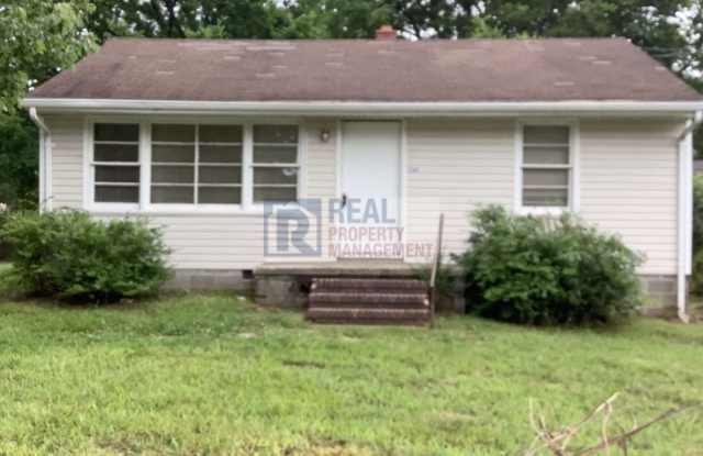 1940's Cottage Available Now - 2304 Ford Place, Greensboro, NC 27406