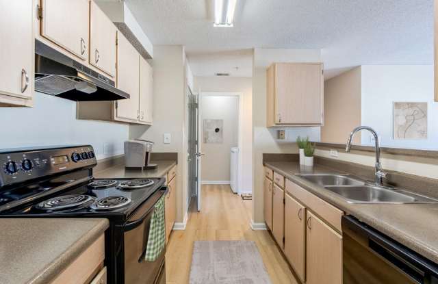 Cherry Grove Commons Apartments Gallery 3