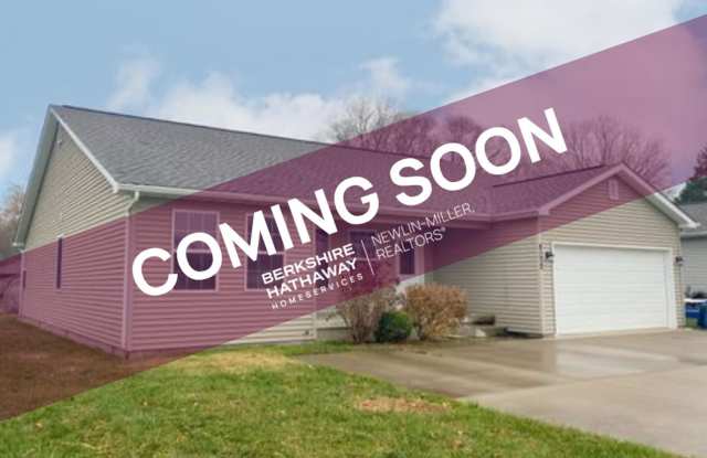 Open Concept 4 Bedroom Home & PETS WELCOME!!! photos photos