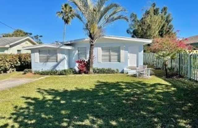 621 NE 3rd Avenue photos photos