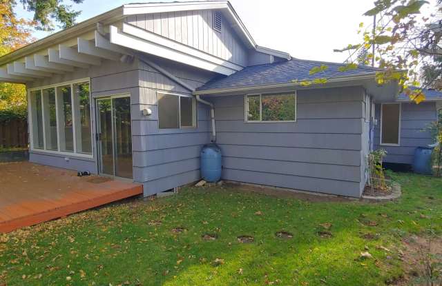 Beautiful single-family home in sought-after Hawthorne Hills neighborhood! - 4720 Northeast 55th Street, Seattle, WA 98105