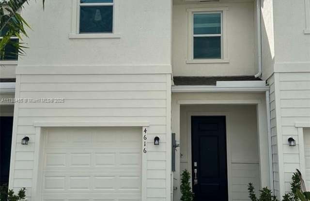 4612 Hollister Ave photos photos