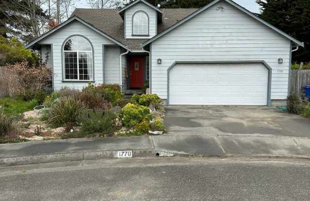 3 Bed 2 Bath Furnished House - 1770 Camellia Drive, McKinleyville, CA 95519