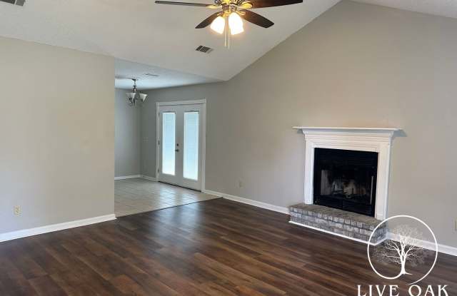 MOVE-IN SPECIAL: 1/2 month of rent for FREE with a one year lease* Gallery 4