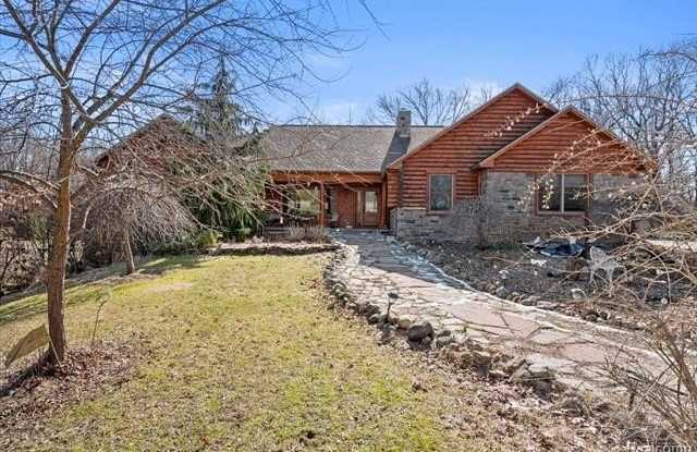 3119 GROVELAND Road photos photos
