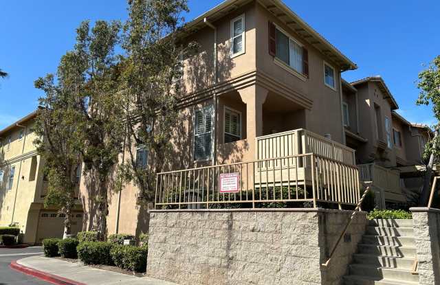 Updated 3 Bed/2.5 Bath Townhome in Gate Community in Anaheim photos photos