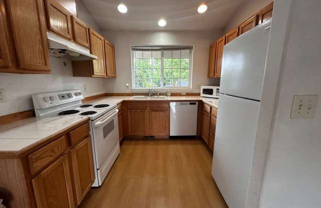 4 Bedroom 2 Bath Single Family House Gallery 3