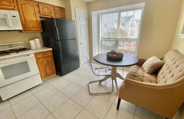 6817 SIGNATURE Circle Gallery 2