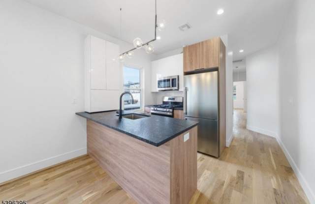 114 Center St photos photos