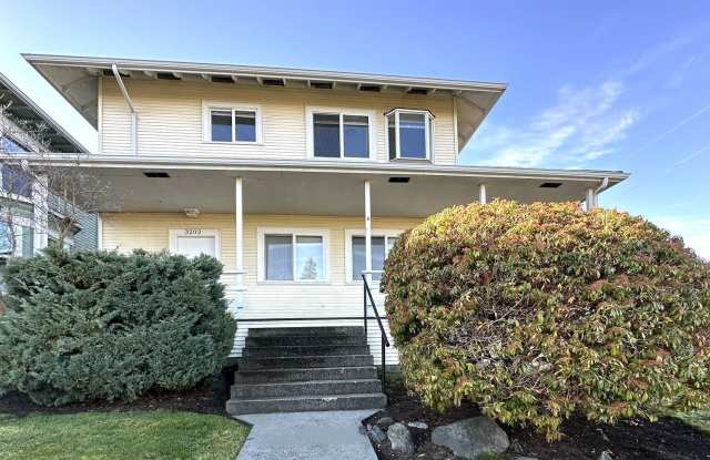3202 Grand- 5 Unit Gallery 1