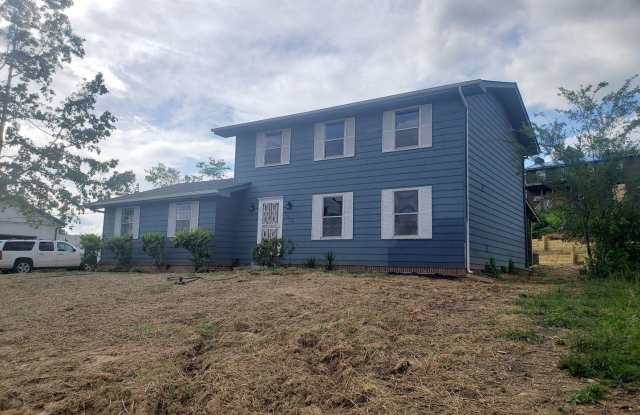 7915 Standifer Gap Road Gallery 2