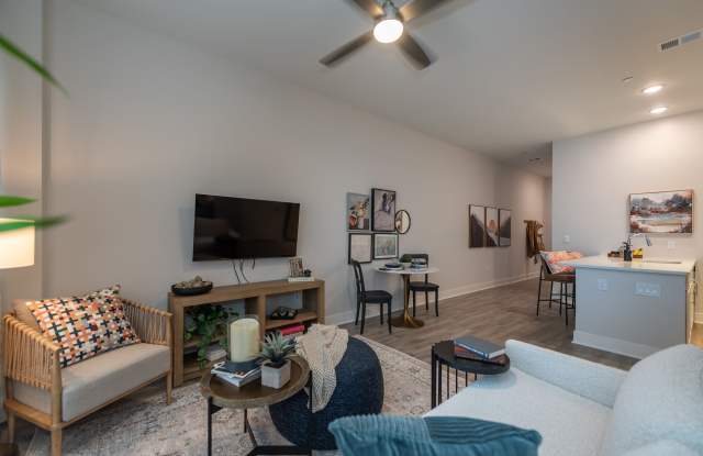 62+ Active Adult - Acclaim at Greenbrier Gallery 3