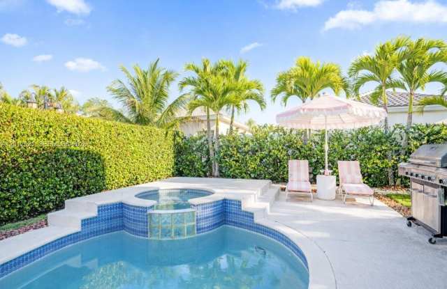 6928 NW 33rd St photos photos