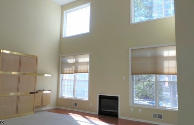 4 OCONNOR CIR 4 - 4 O'Connor Circle, Essex County, NJ 07052