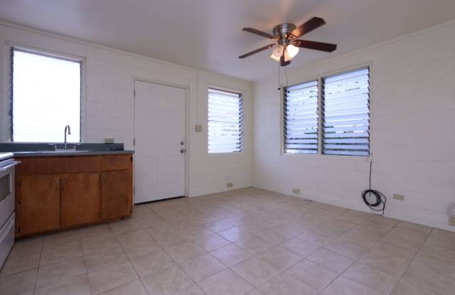 1 bedroom, 1 bath, 1 parking unit in 4 unit single level buiding in Kalihi Gallery 3