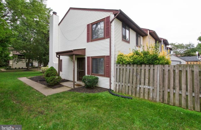 2561 FOX RIDGE COURT - 2561 Fox Ridge Court, Lake Ridge, VA 22192