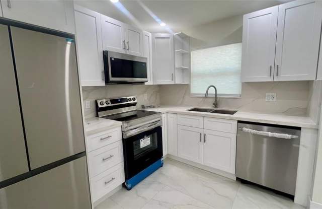 2801 N 34th Ave - 2801 North 34th Avenue, Hollywood, FL 33021